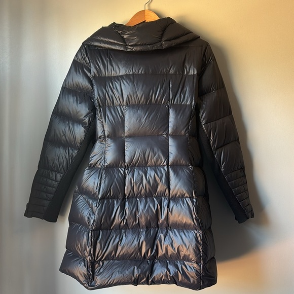 BCBG Max Azria Puffer Down filled coat size L - Picture 3 of 9